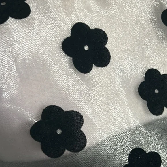 Nasty Gal Women’s Boxy Shimmering Sheer Felt Floral Appliqué Festival Summer Top - Picture 4 of 9